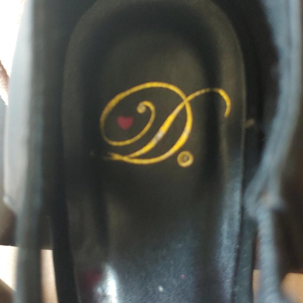 Shoes - Picture 3 of 3